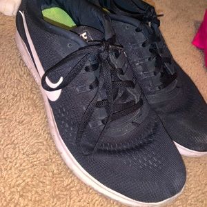 Black nike sneakers
